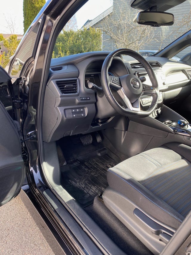 2018 NISSAN LEAF - 17