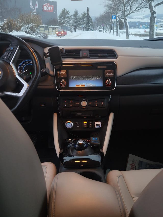 SJNFAAZE1U0032673 2018 NISSAN LEAF-5