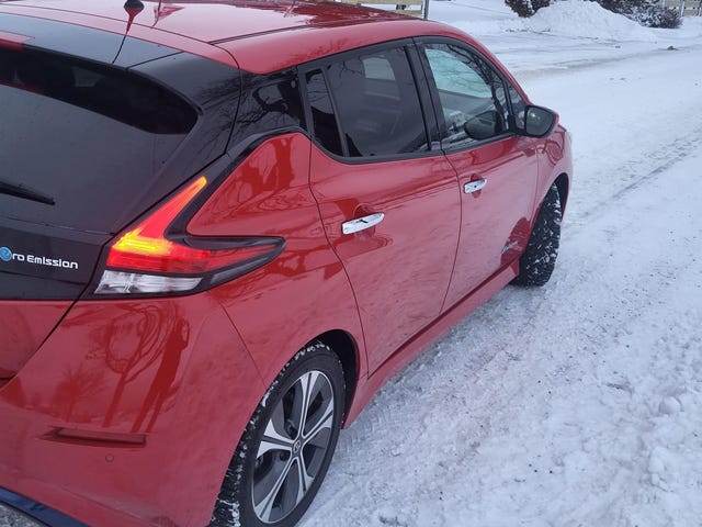 2018 NISSAN LEAF - 10
