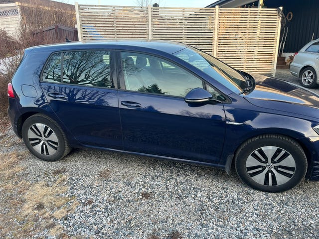 WVWZZZAUZJW911640 2018 VOLKSWAGEN GOLF-3