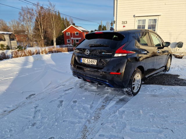 SJNFAAZE1U0123721 2021 NISSAN LEAF-2