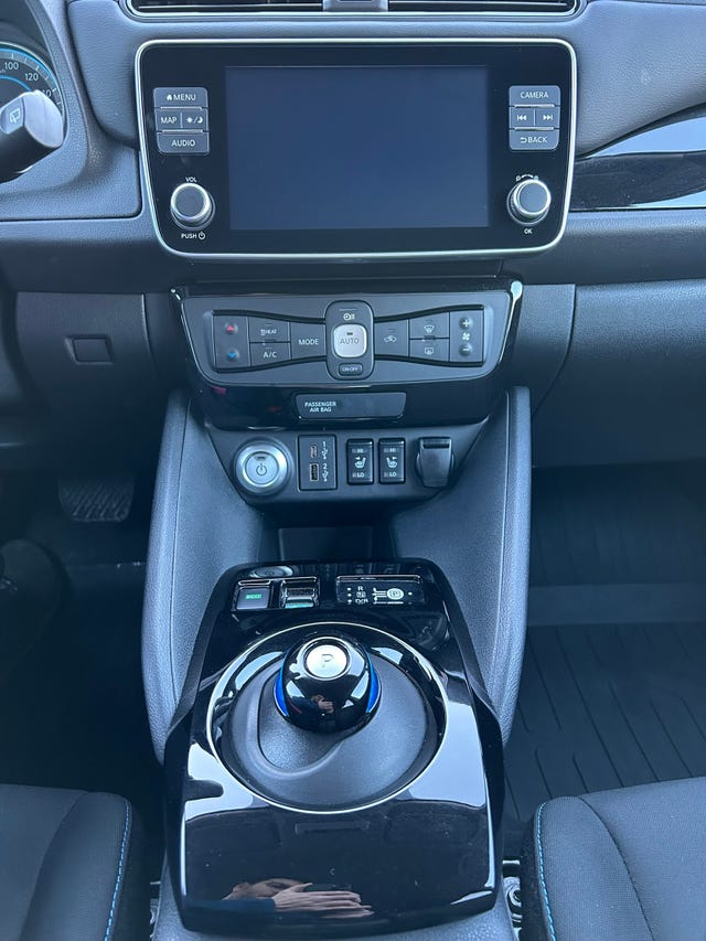 2021 NISSAN LEAF - 13