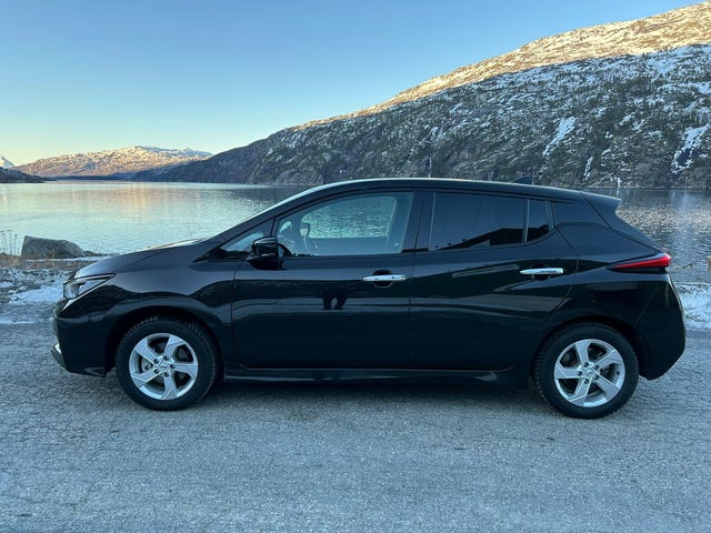 SJNFAAZE1U0143818 2021 NISSAN LEAF-2