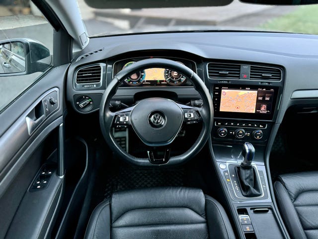 2019 VOLKSWAGEN GOLF - 10