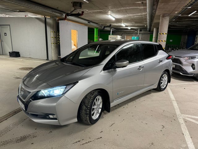 SJNFAAZE1U0022768 2018 NISSAN LEAF-4