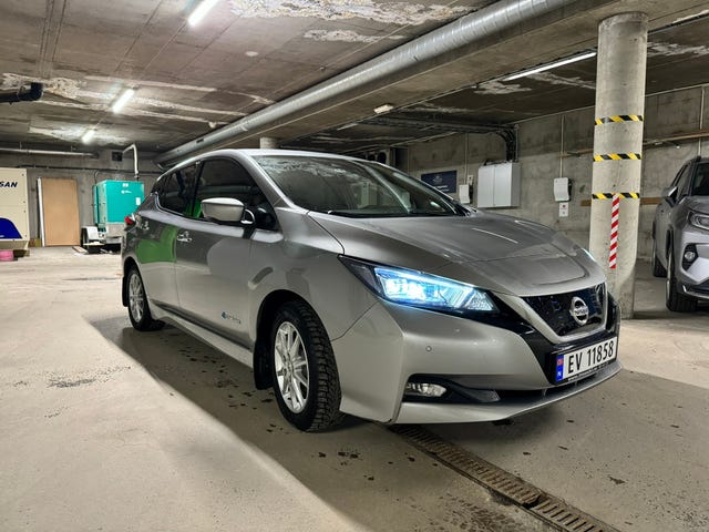 SJNFAAZE1U0022768 2018 NISSAN LEAF-2