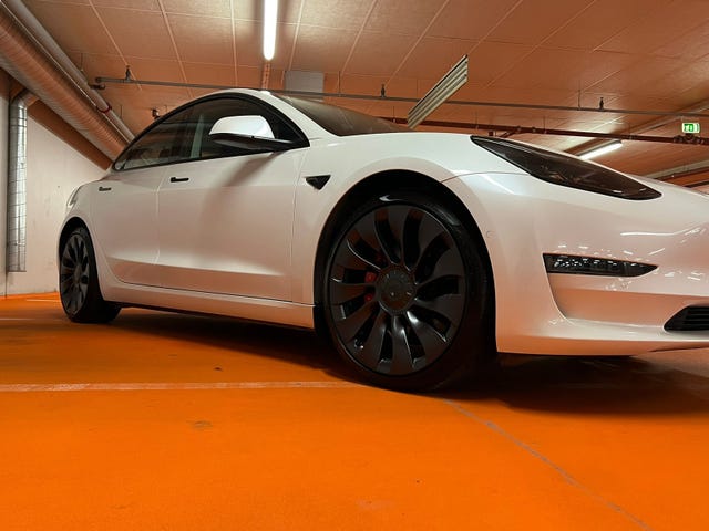5YJ3E7EC1MF893961 2021 TESLA MODEL 3-2