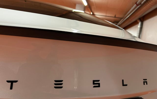 5YJ3E7EC1MF893961 2021 TESLA MODEL 3-4