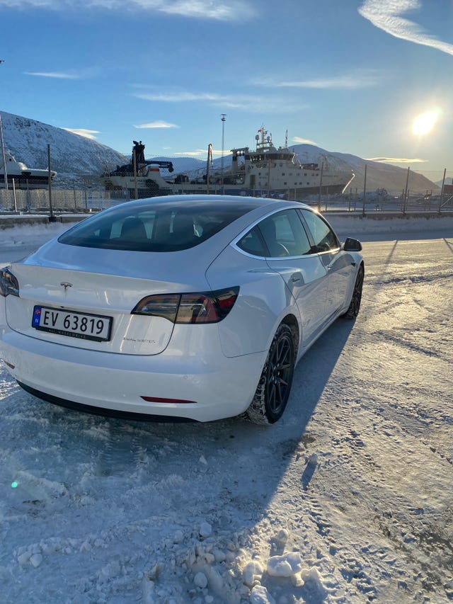 5YJ3E7EB8KF221366 2019 TESLA MODEL 3-5