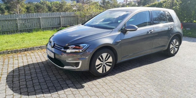 WVWZZZAUZK8908988 2019 VOLKSWAGEN GOLF-1