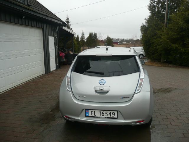 2012 NISSAN LEAF - 12