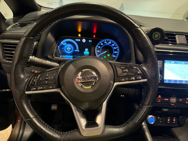 2018 NISSAN LEAF - 17