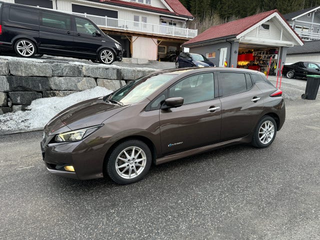 SJNFAAZE1U0021751 2018 NISSAN LEAF-2