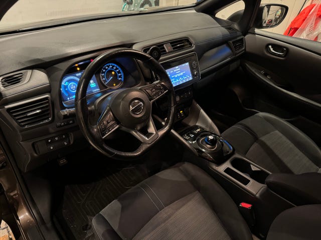 2018 NISSAN LEAF - 10