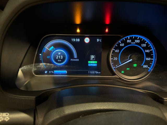 2018 NISSAN LEAF - 11