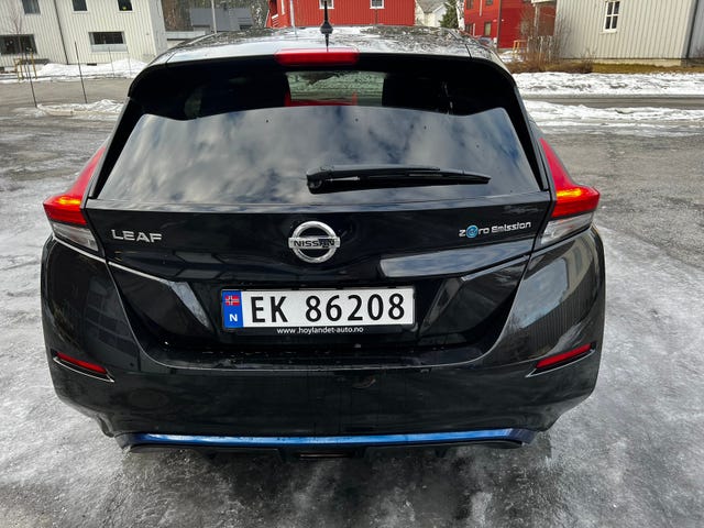SJNFAAZE1U0015837 2018 NISSAN LEAF-4