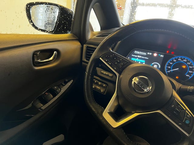 2018 NISSAN LEAF - 7