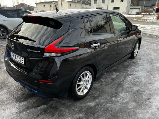 SJNFAAZE1U0015837 2018 NISSAN LEAF-3