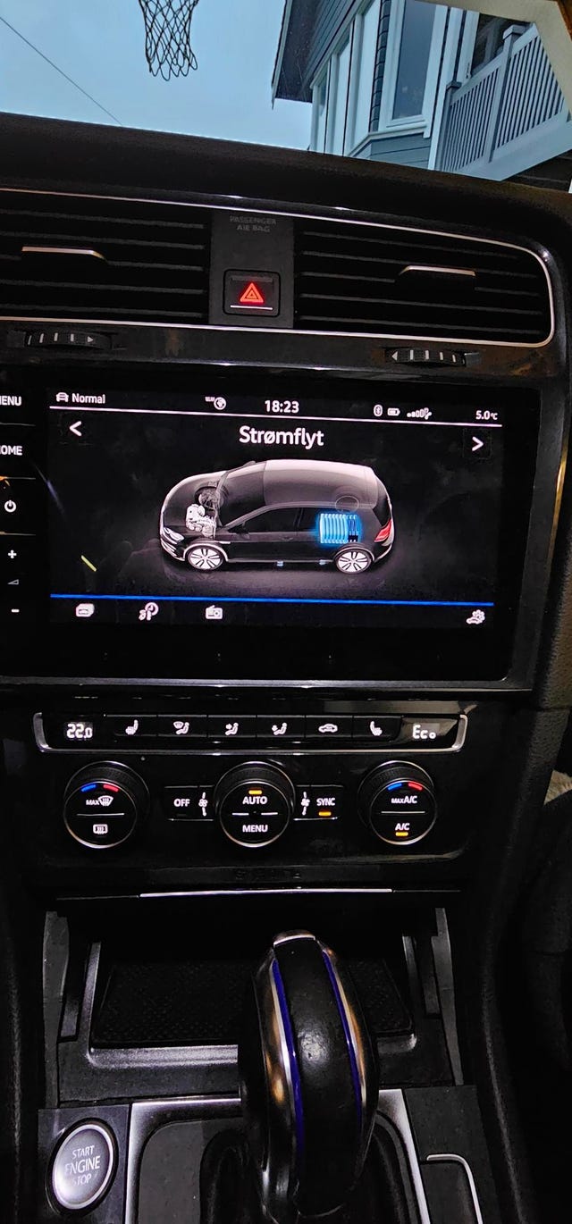 2018 VOLKSWAGEN GOLF - 34