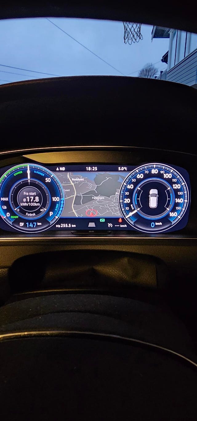 2018 VOLKSWAGEN GOLF - 30