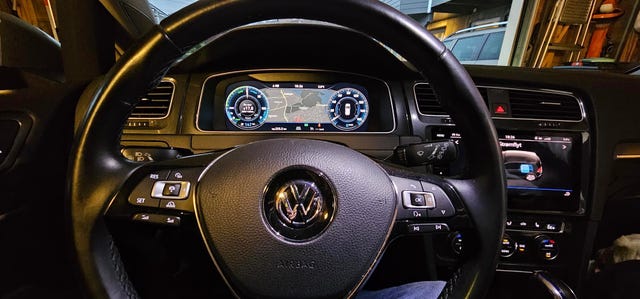 2018 VOLKSWAGEN GOLF - 25
