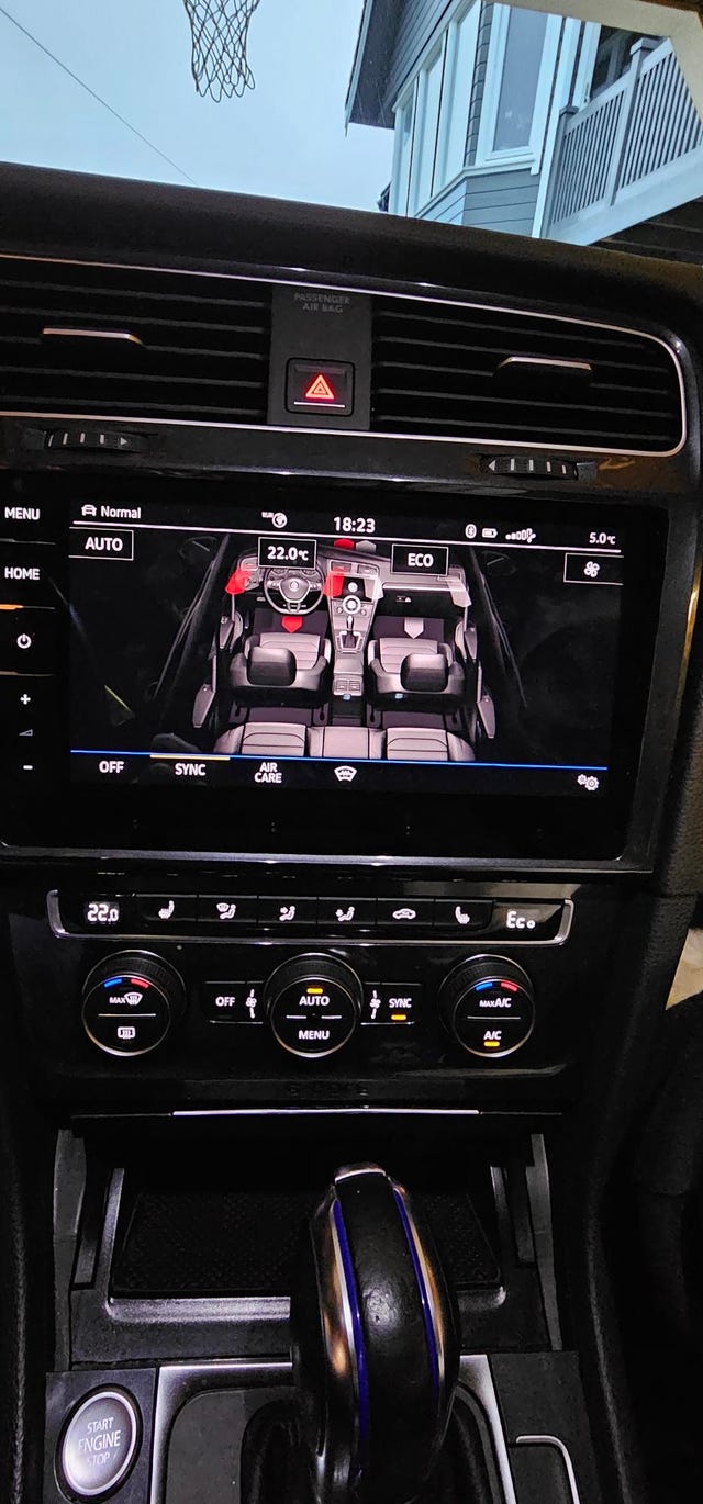 2018 VOLKSWAGEN GOLF - 33