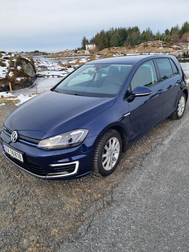 WVWZZZAUZJW908929 2018 VOLKSWAGEN GOLF-0