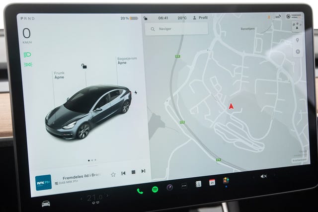 2019 TESLA MODEL 3 - 12