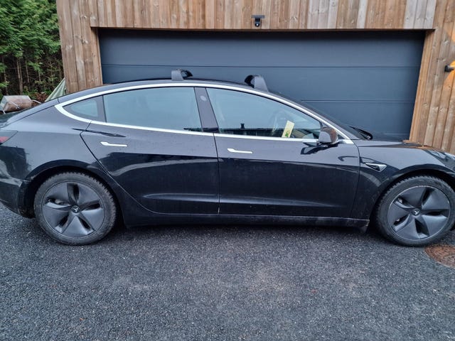 5YJ3E7EB1KF242852 2019 TESLA MODEL 3-4
