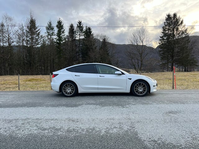 5YJ3E7EB0MF888080 2021 TESLA MODEL 3-0