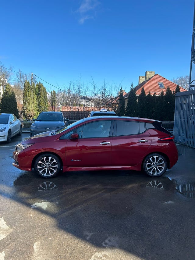 SJNFAAZE1U0021830 2018 NISSAN LEAF-1