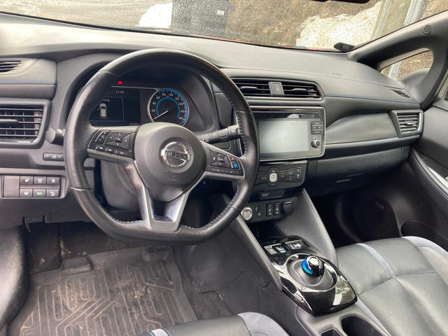 2018 NISSAN LEAF - 11