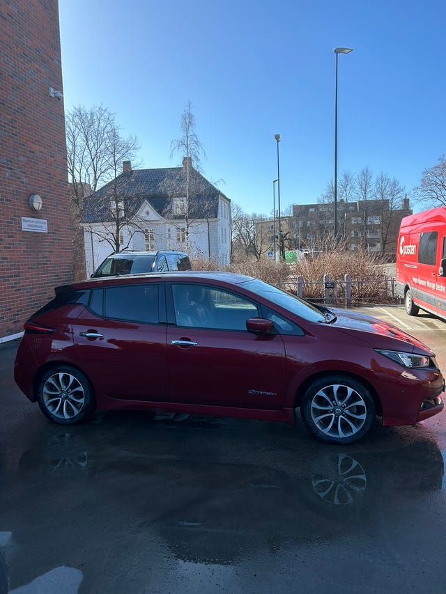 SJNFAAZE1U0021830 2018 NISSAN LEAF-2