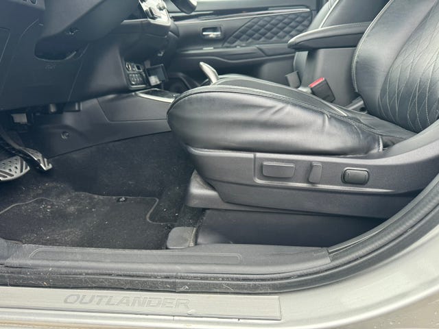 2020 MITSUBISHI OUTLANDER - 28