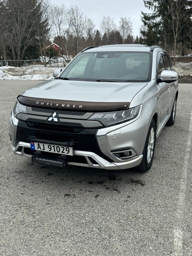 JMBXDGG3WLZ000411 2020 MITSUBISHI OUTLANDER-2