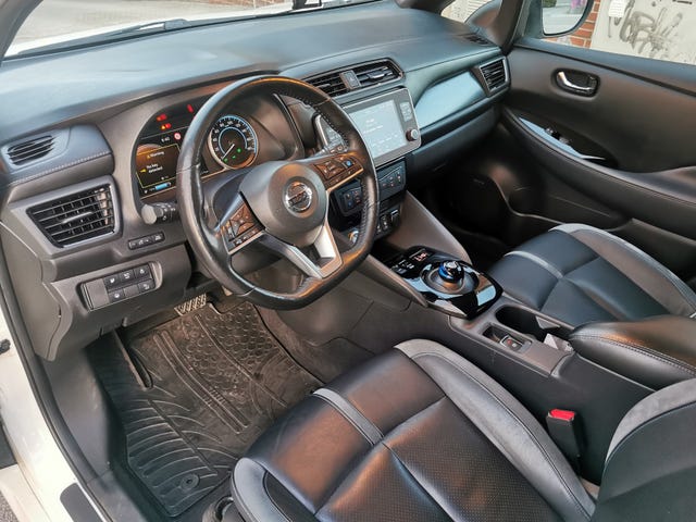 2020 NISSAN LEAF - 11