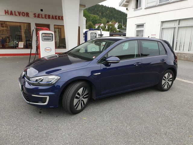 WVWZZZAUZJW903422 2018 VOLKSWAGEN GOLF-4