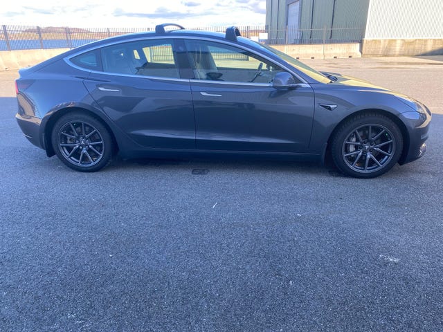 5YJ3E7EB2KF315596 2019 TESLA MODEL 3-4