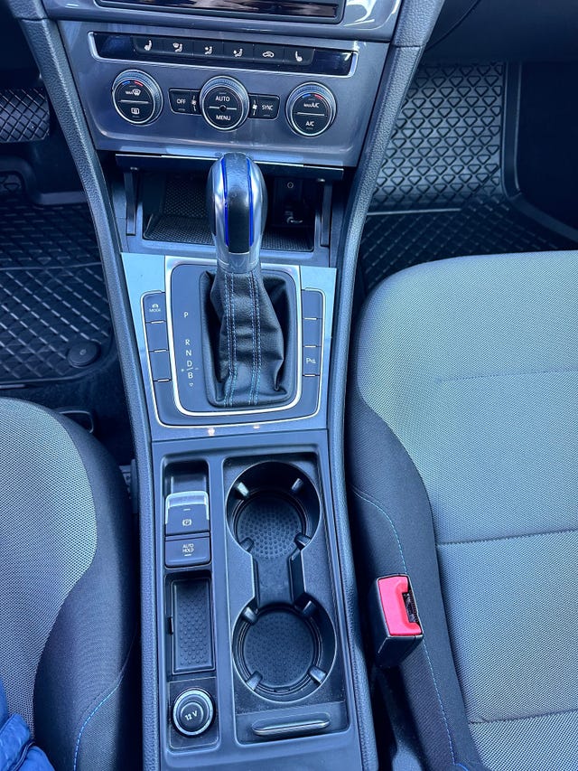 2015 VOLKSWAGEN GOLF - 13