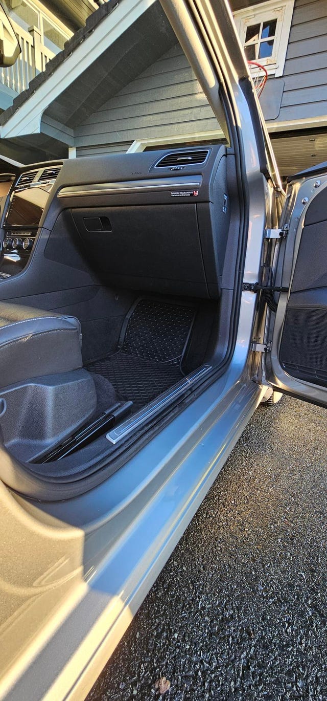 2018 VOLKSWAGEN GOLF - 52