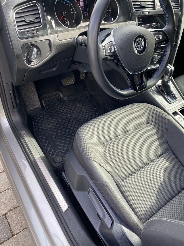 2018 VOLKSWAGEN GOLF - 8