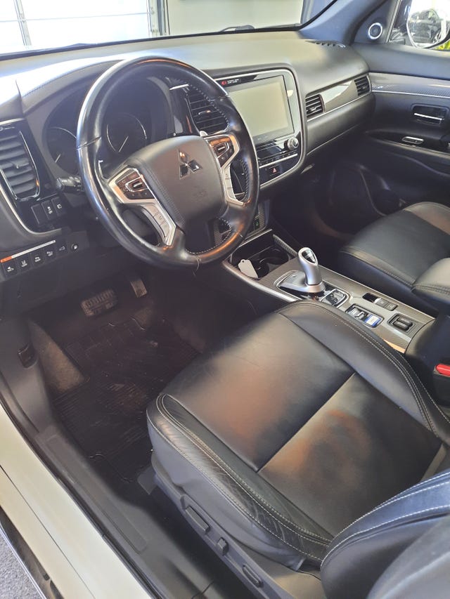 2020 MITSUBISHI OUTLANDER - 7