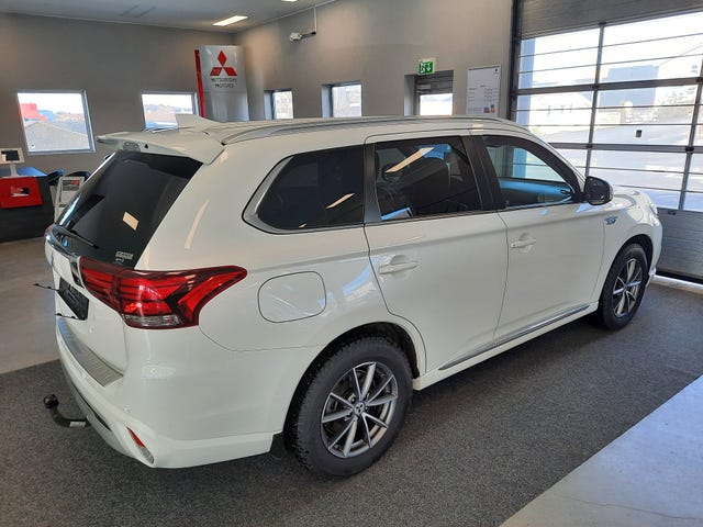 JMBXDGG3WLZ007028 2020 MITSUBISHI OUTLANDER-2