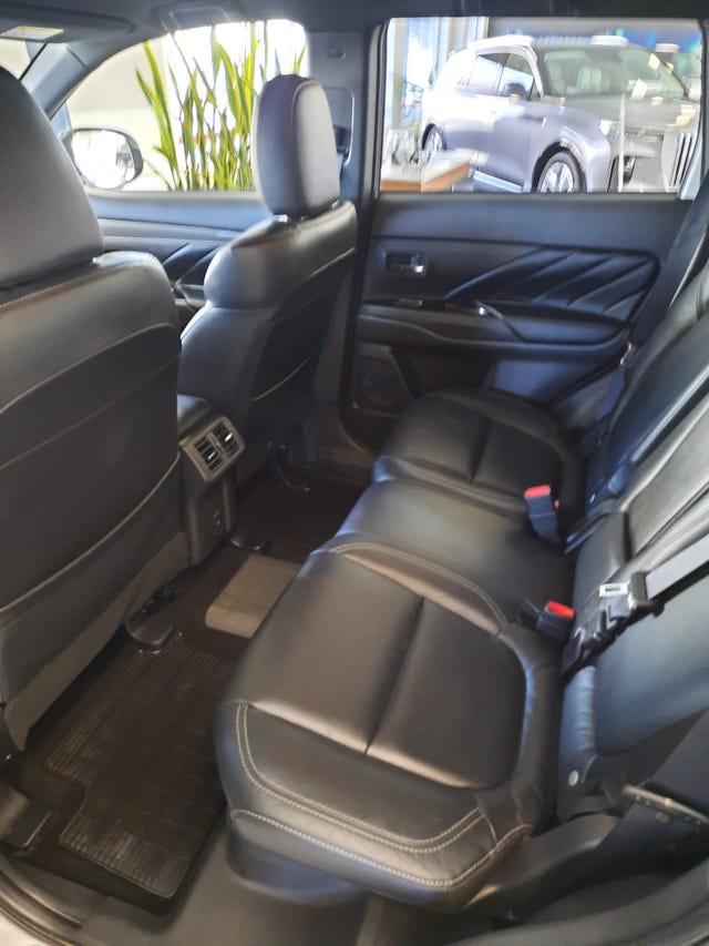 2020 MITSUBISHI OUTLANDER - 9