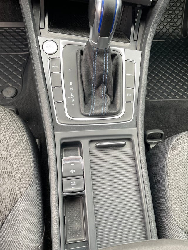 2018 VOLKSWAGEN GOLF - 10