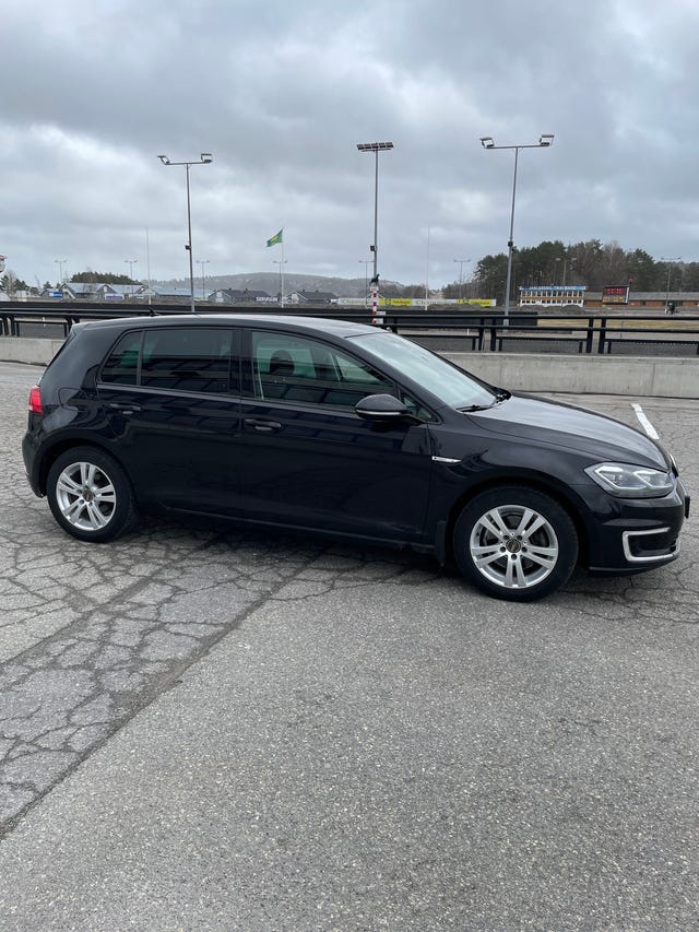 WVWZZZAUZJ8910890 2018 VOLKSWAGEN GOLF-1