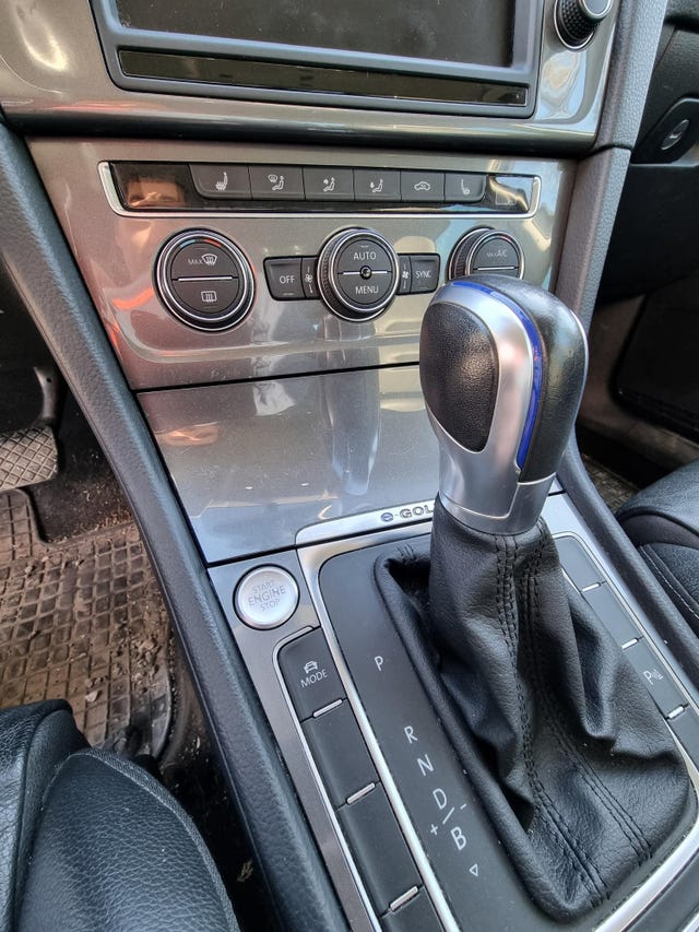 2015 VOLKSWAGEN GOLF - 16