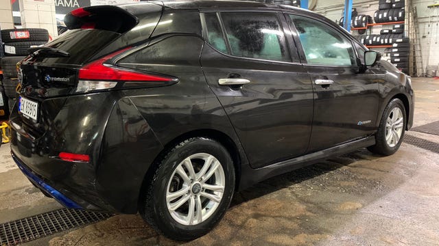 SJNFAAZE1U0005727 2018 NISSAN LEAF-2
