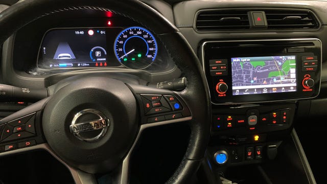 2018 NISSAN LEAF - 11
