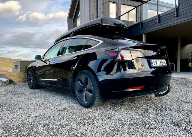 5YJ3E7EB2KF347688 2019 TESLA MODEL 3-5